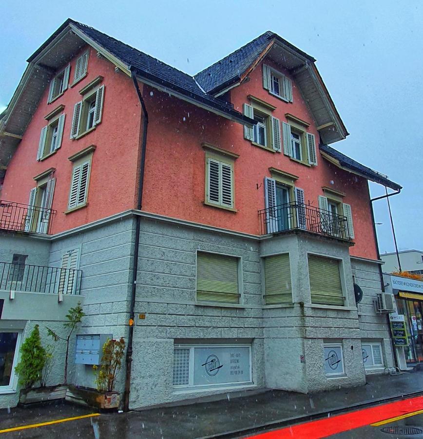 Sensi Living Station Apartamento Pfäffikon Exterior foto